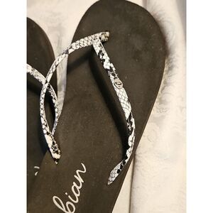 Cobian Nias Bounce Flip‎ Flops Black White SNAKE Sandals Sz 7.5